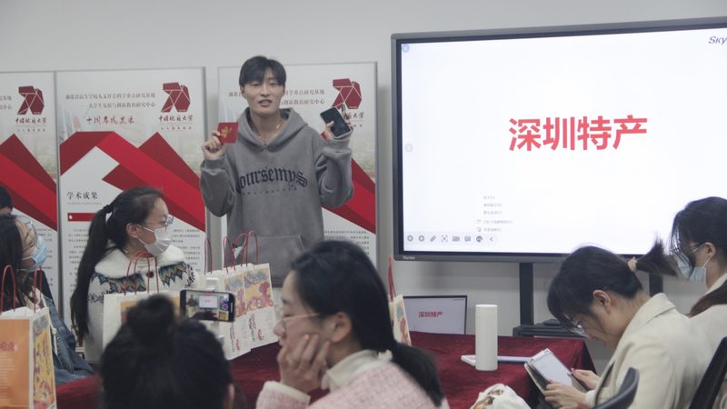 小标题：二战考生面临的困境
