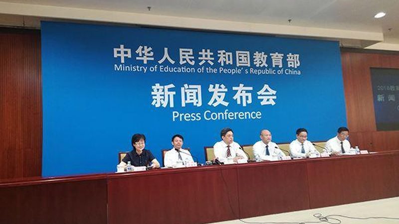 师资背景是判断老师资质的关键。可以从以下几个方面了解：